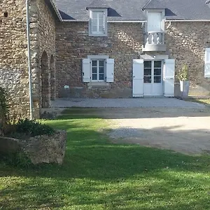 Un Air De Famille Mauvezin (Hautes-Pyrenees)